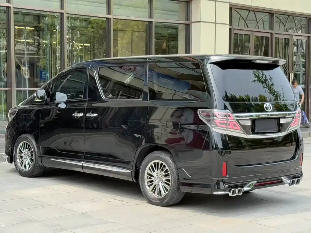 TOYOTA ALPHARD 2012