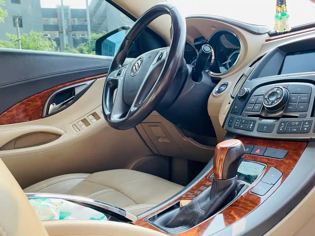 BUICK LACROSSE 2013