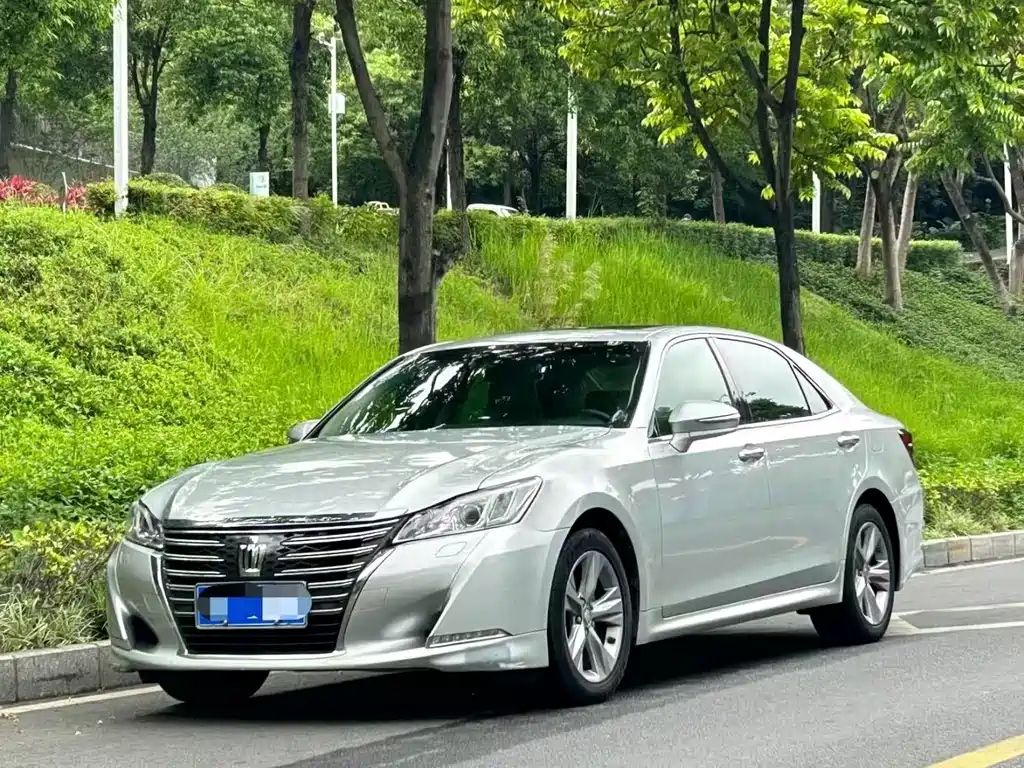 TOYOTA CROWN 2015