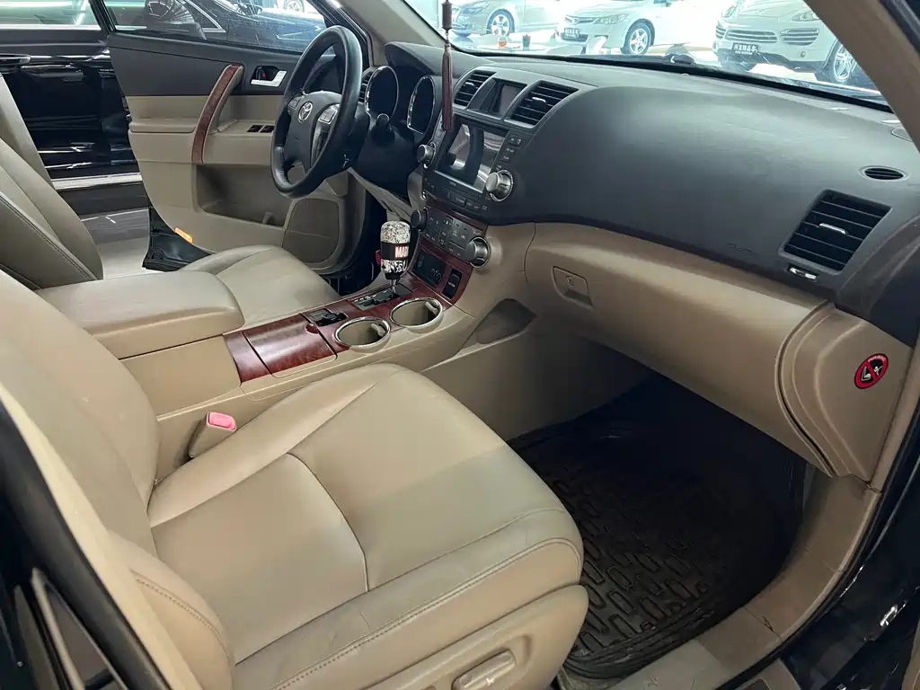 TOYOTA HIGHLANDER 2009