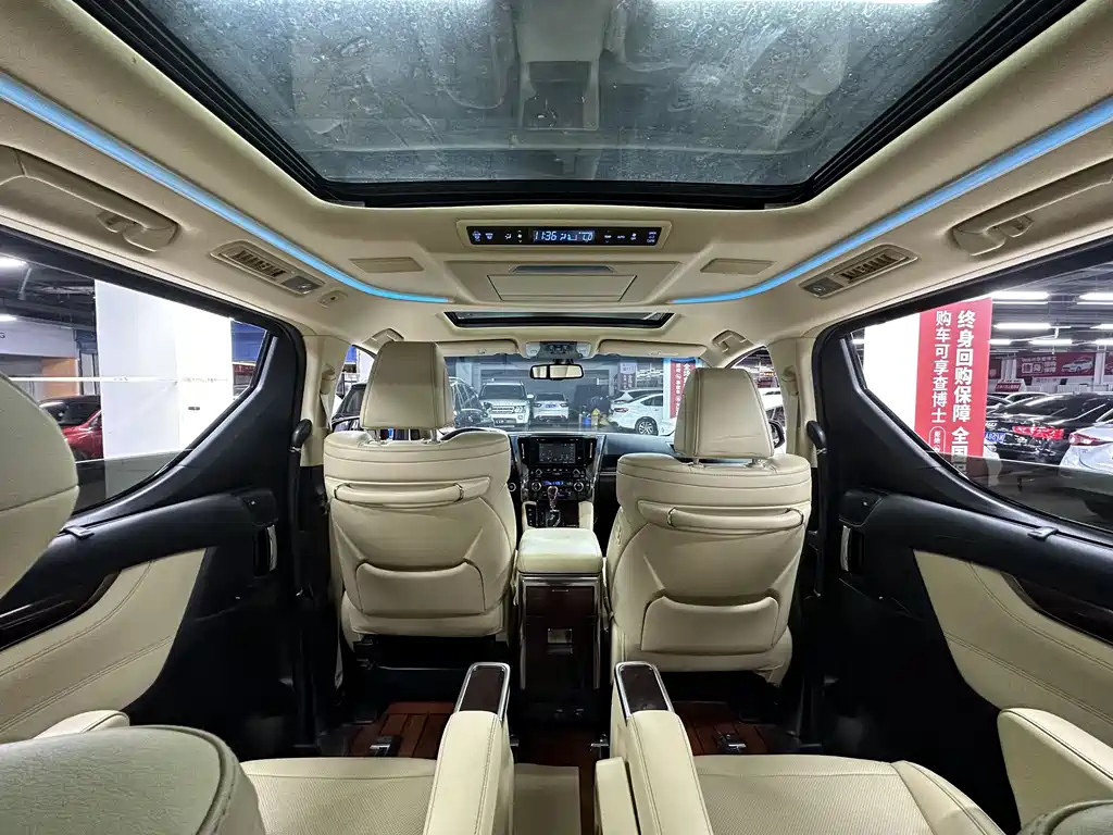TOYOTA ALPHARD 2018