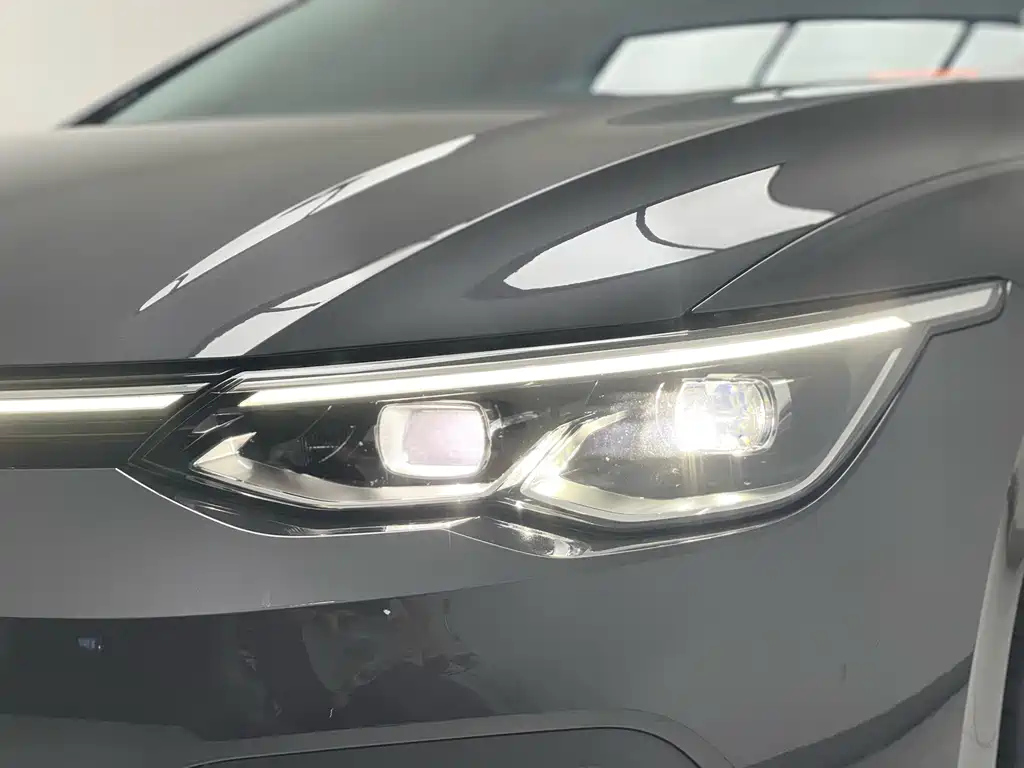 VOLKSWAGEN GOLF 2021