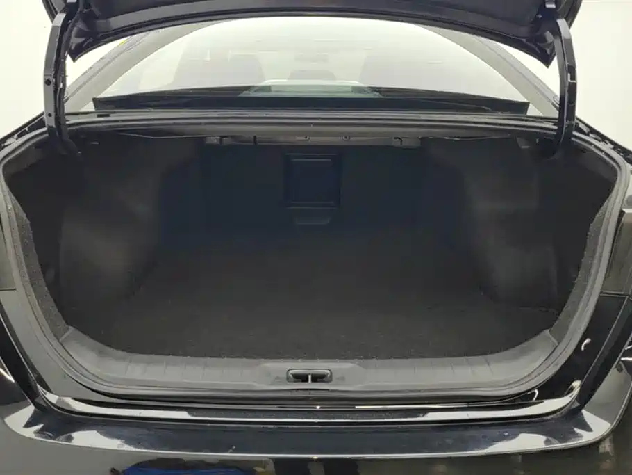 NISSAN TEANA 2020