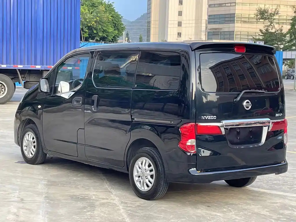 NISSAN NV200 2015