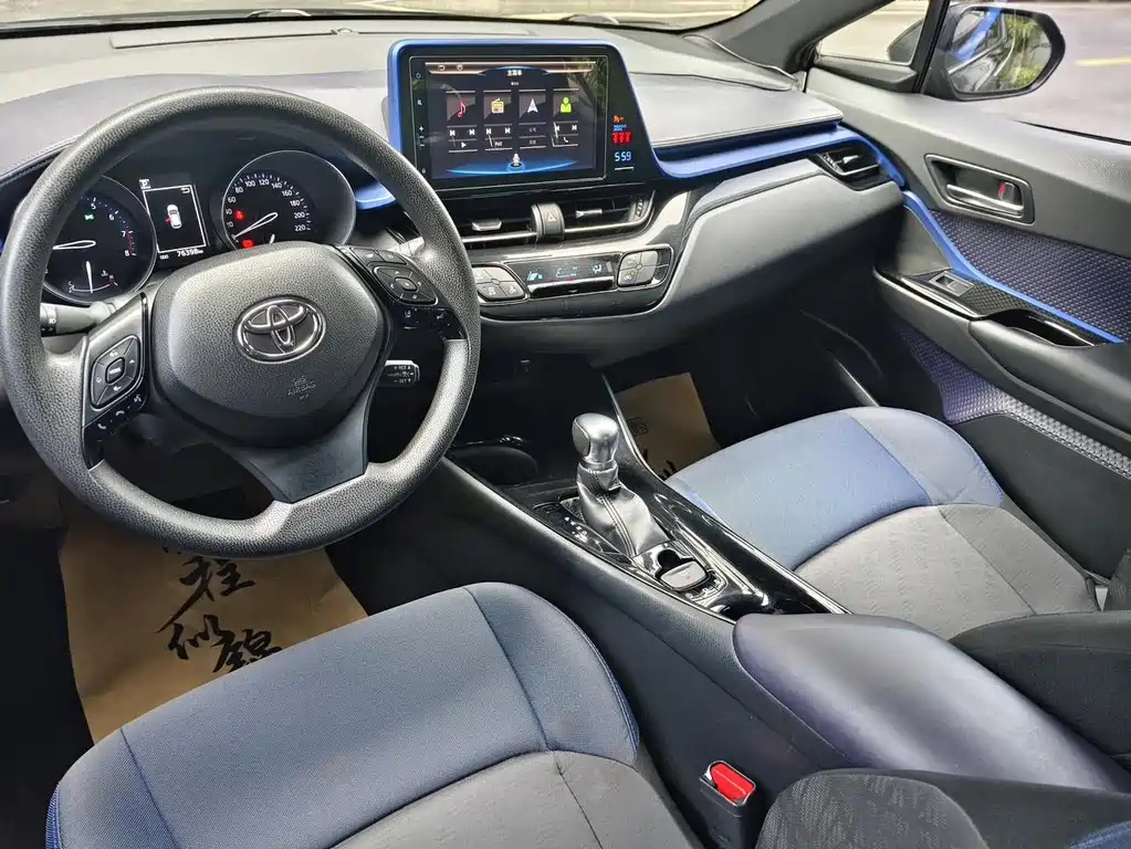 TOYOTA C-HR 2018