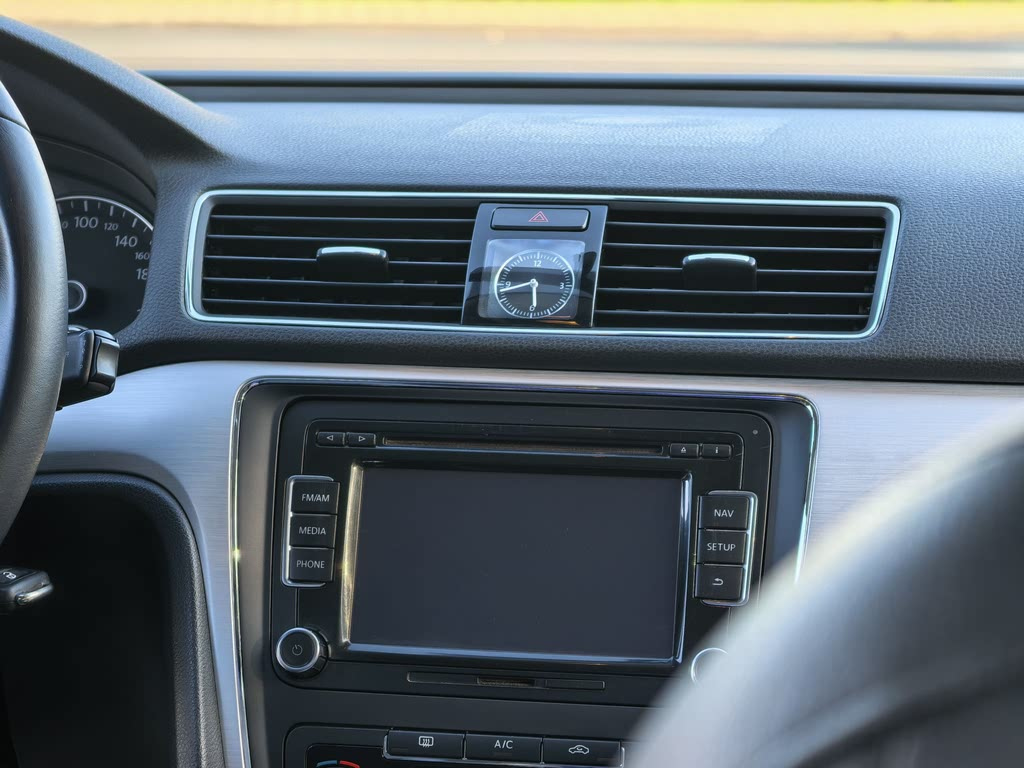VOLKSWAGEN PASSAT 2014