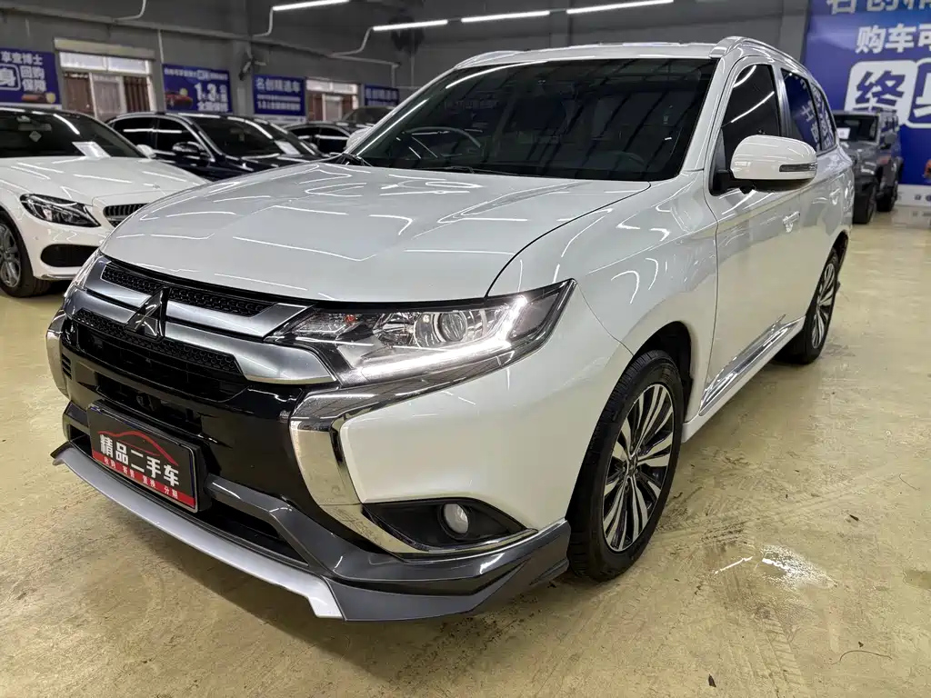 MITSUBISHI OUTLANDER 2021