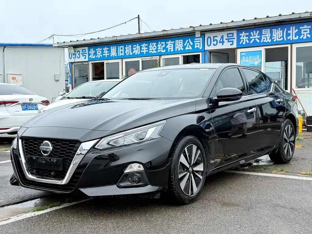 NISSAN TEANA
