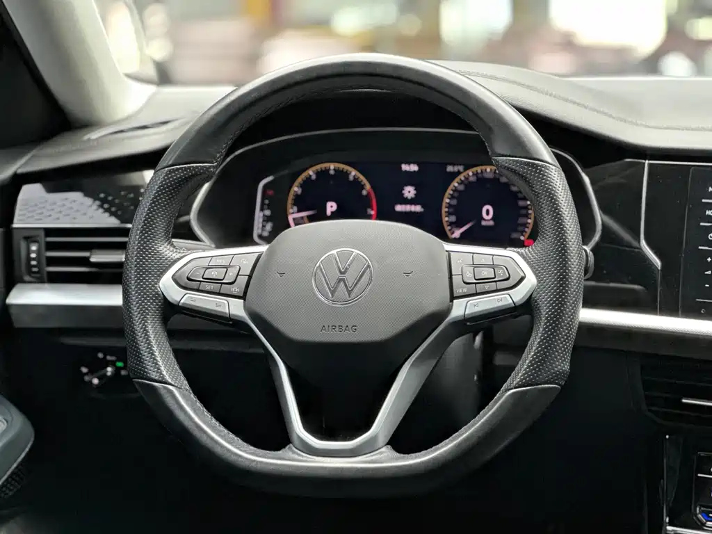 VOLKSWAGEN PASSAT 2022