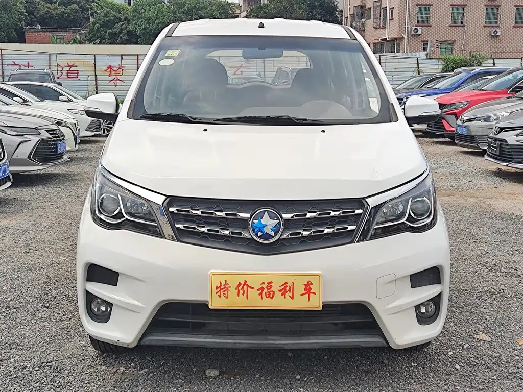 VENUCIA M50V 2017