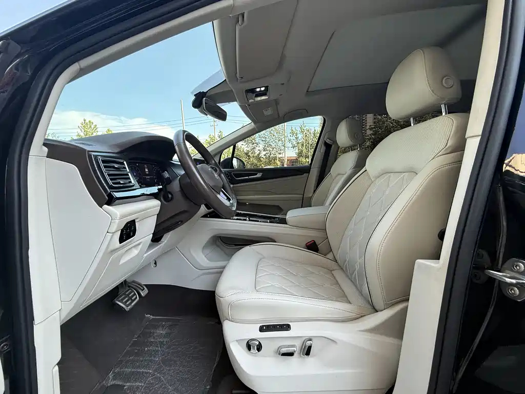 VOLKSWAGEN VILORAN 2022