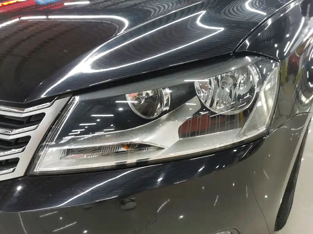 VOLKSWAGEN MAGOTAN 2016