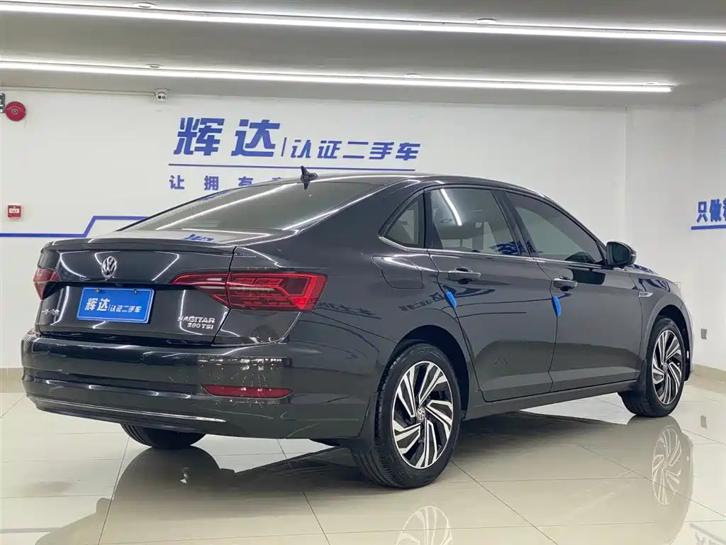 VOLKSWAGEN SAGITAR 2022