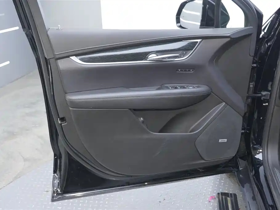 CADILLAC XT5 2021
