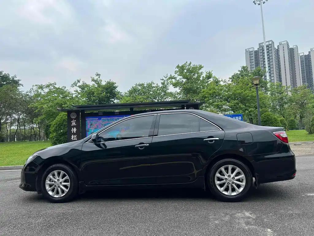 TOYOTA CAMRY 2016