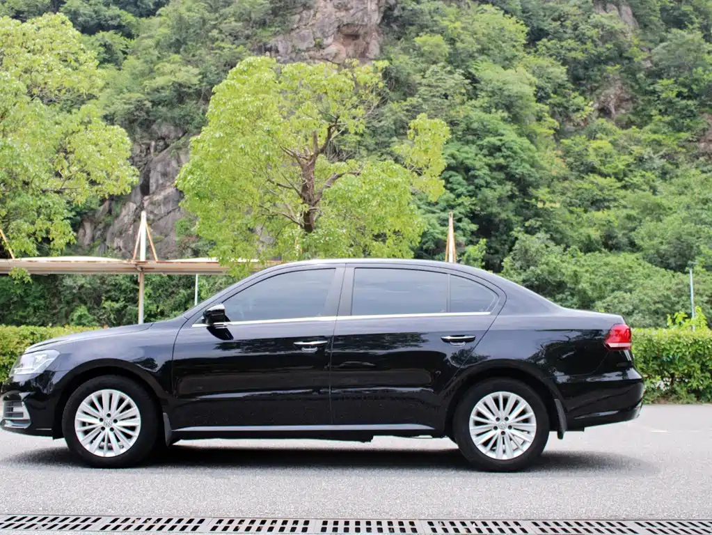 VOLKSWAGEN LAVIDA 2019