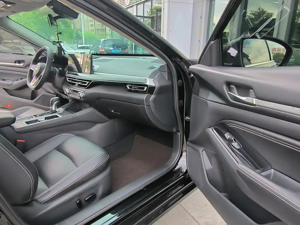 NISSAN TEANA 2022