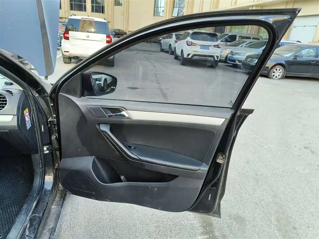 VOLKSWAGEN JETTA 2015