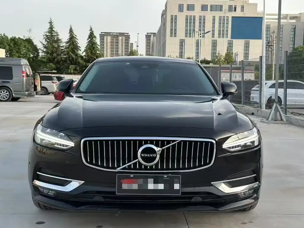 VOLVO S90 2019
