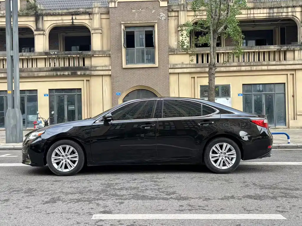 LEXUS ES 2014