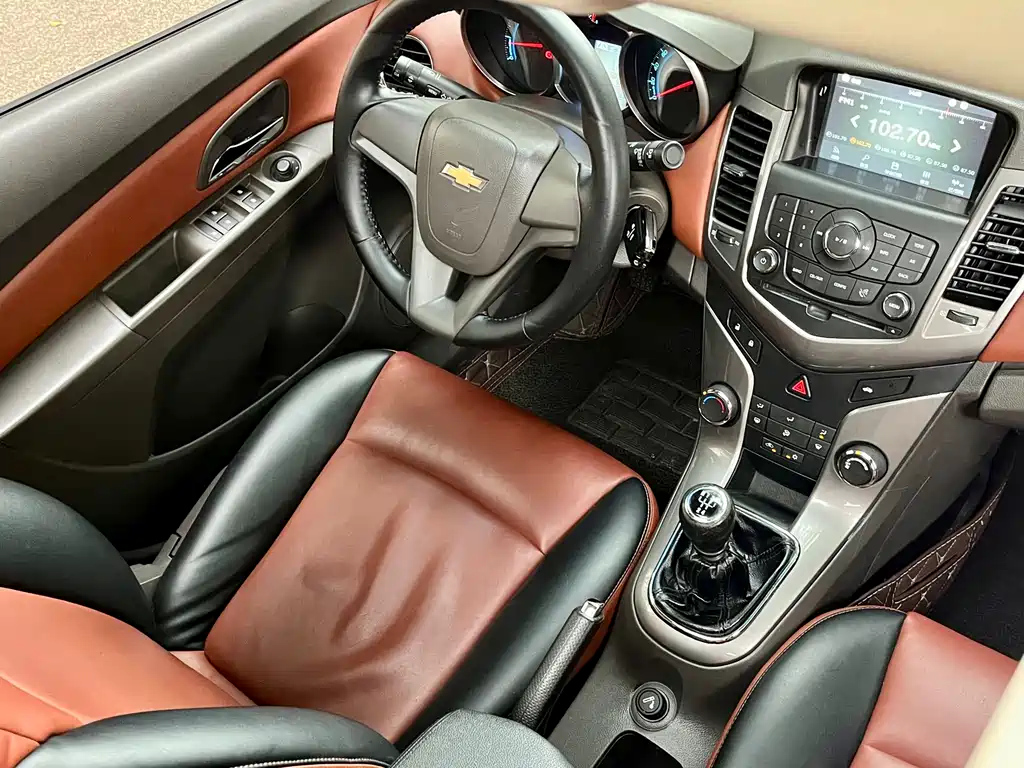 CHEVROLET CRUZE 2015