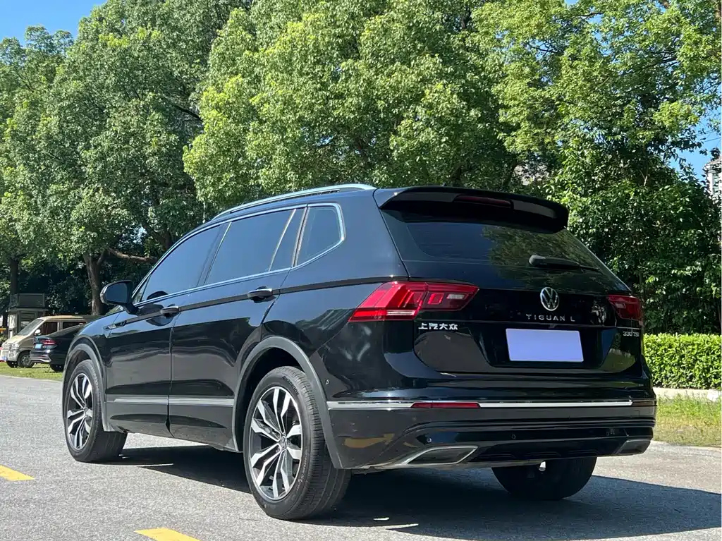 VOLKSWAGEN TIGUAN L 2021