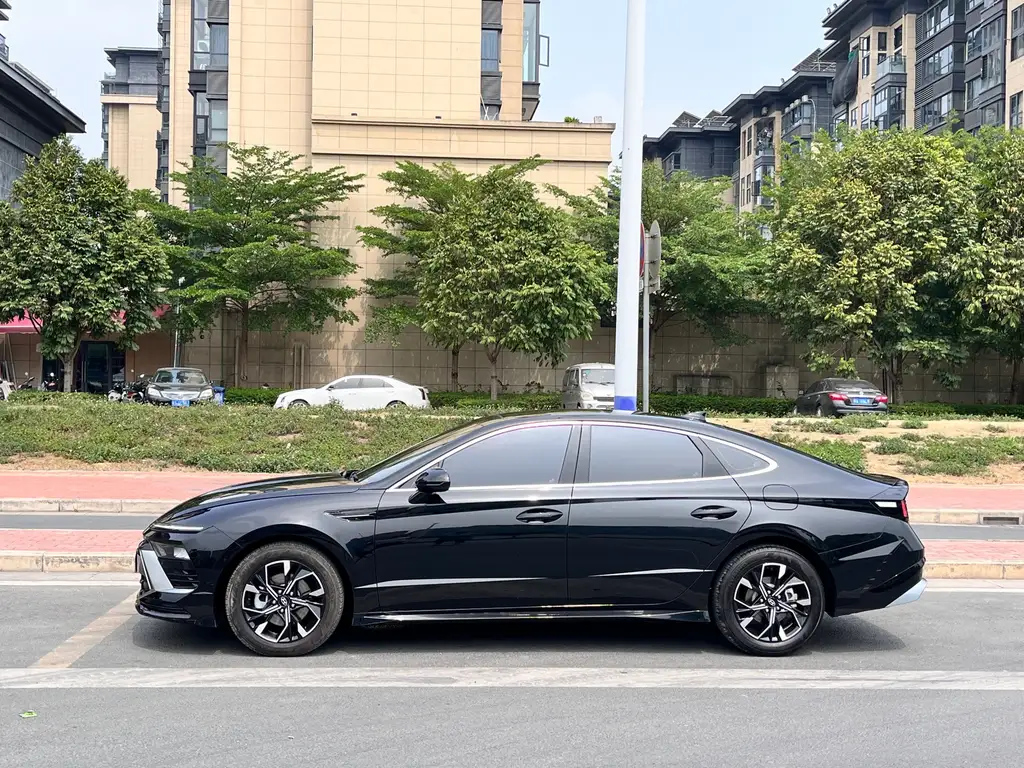 HYUNDAI SONATA 2024