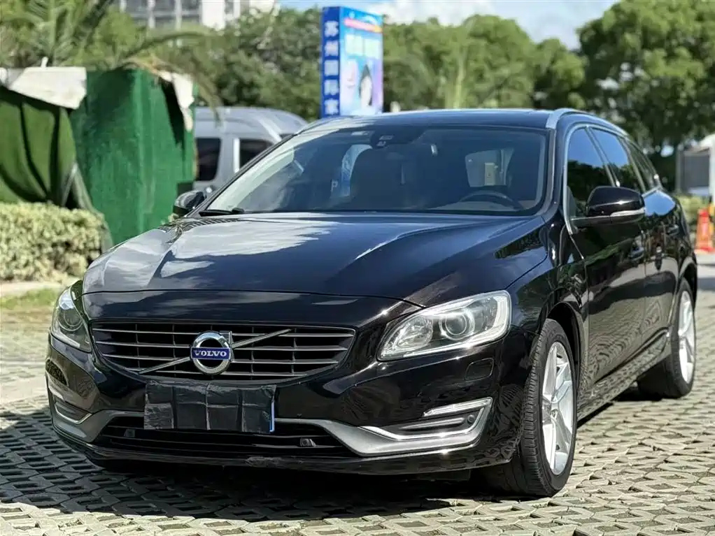 VOLVO V60 2014