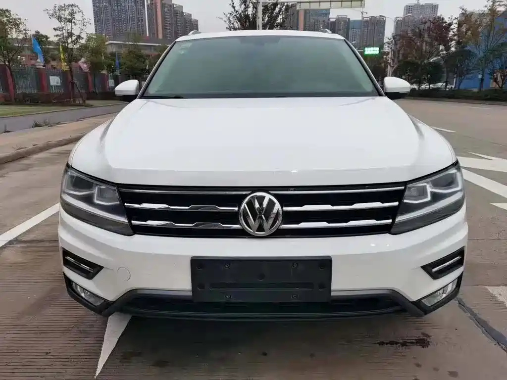 VOLKSWAGEN TIGUAN L 2017