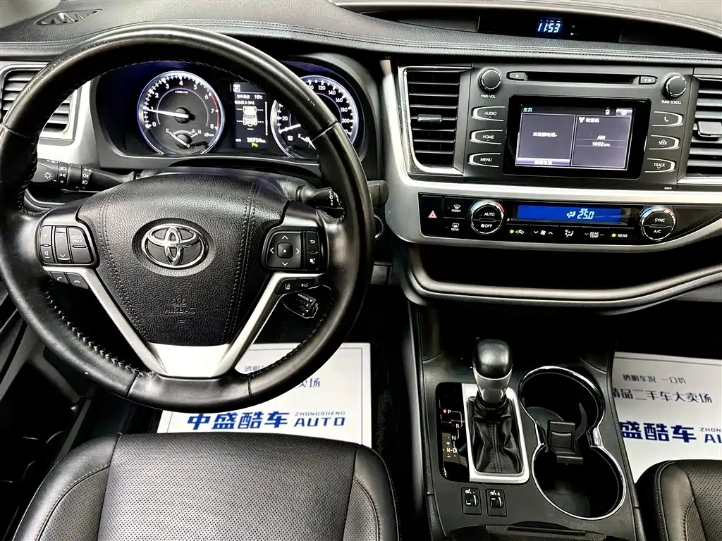 TOYOTA HIGHLANDER 2019