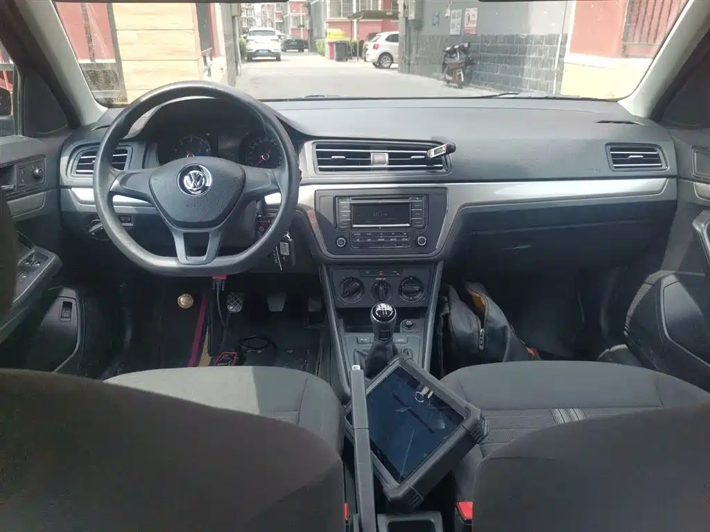 VOLKSWAGEN LAVIDA 2019