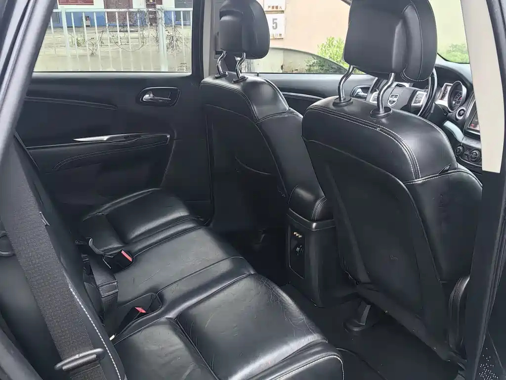 DODGE JCUV 2013