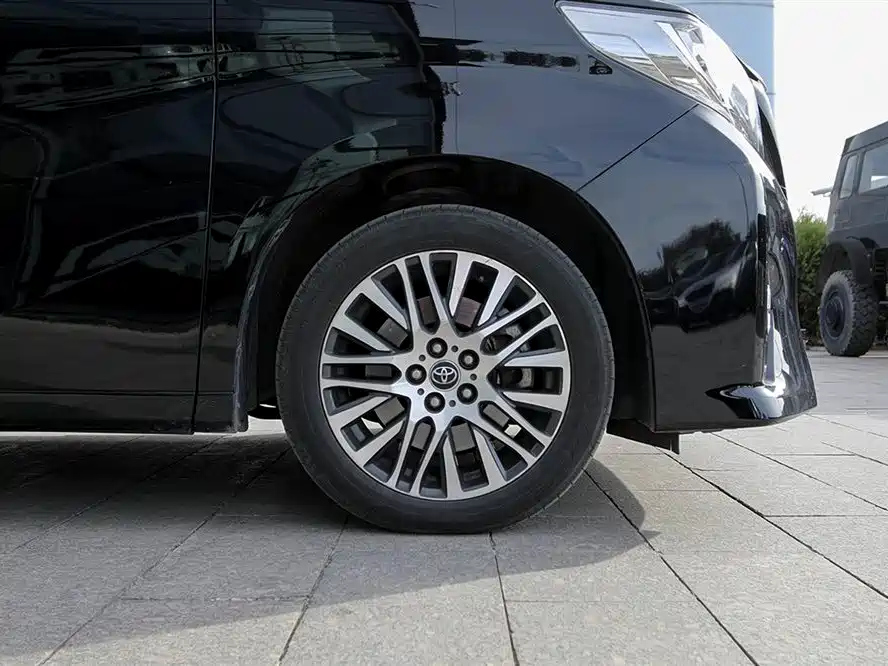 TOYOTA ALPHARD 2018