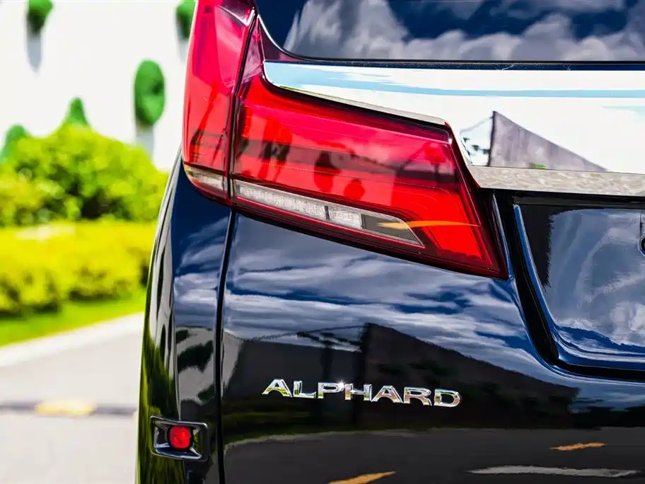 TOYOTA ALPHARD 2018