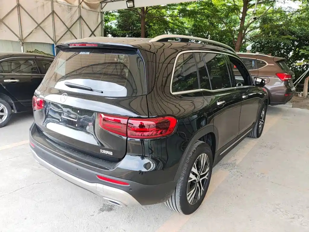 MERCEDES BENZ GLB 2024