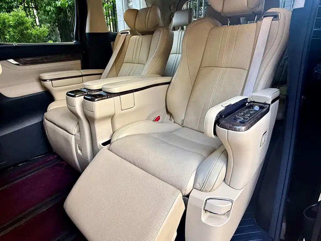 TOYOTA ALPHARD 2018