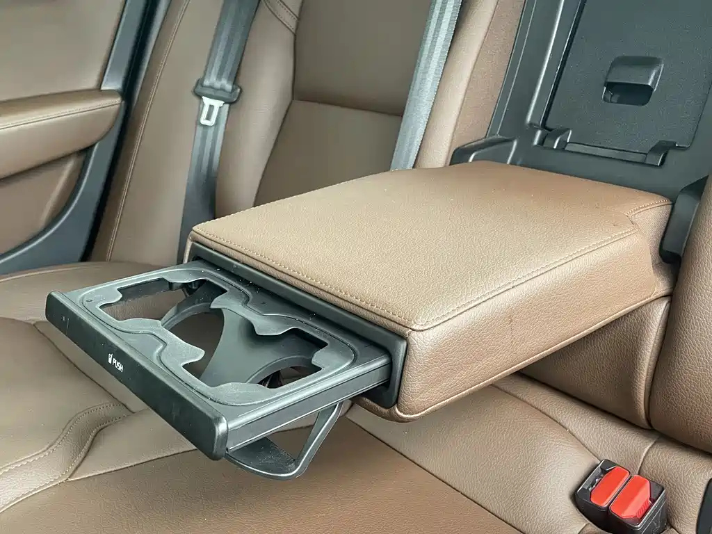 VOLVO S90 2023