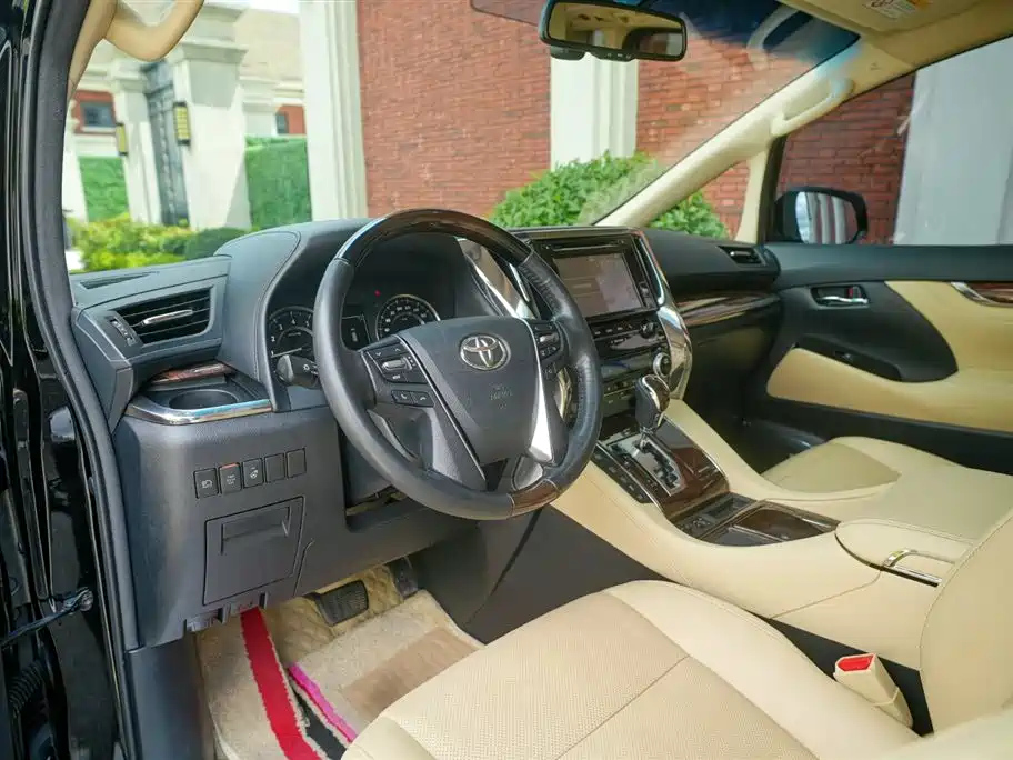 TOYOTA ALPHARD 2018