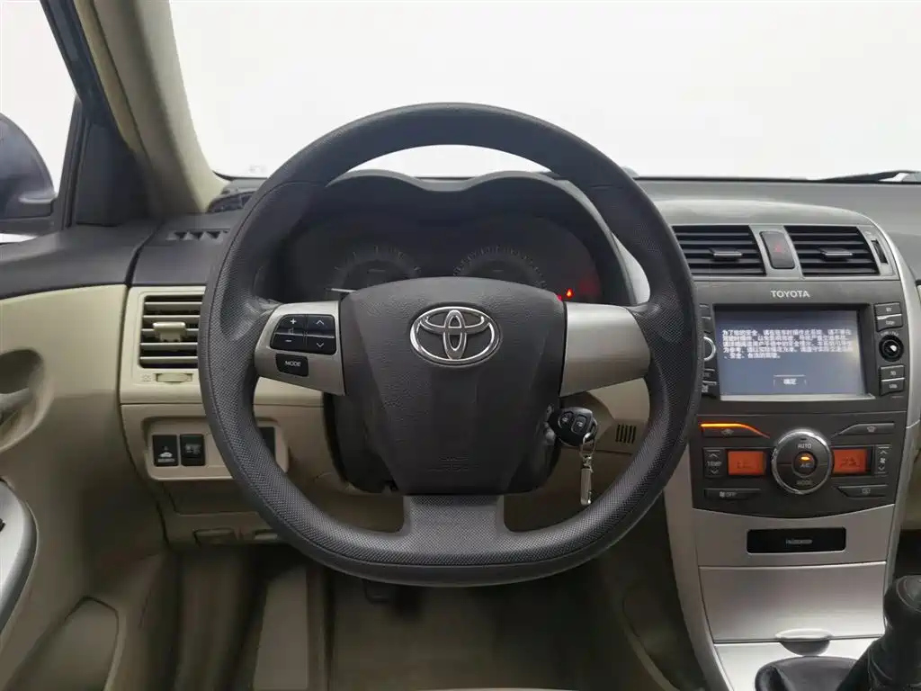 TOYOTA COROLLA 2013