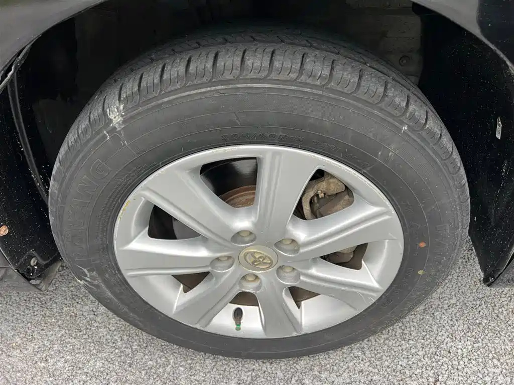 TOYOTA ESCAPE 2014