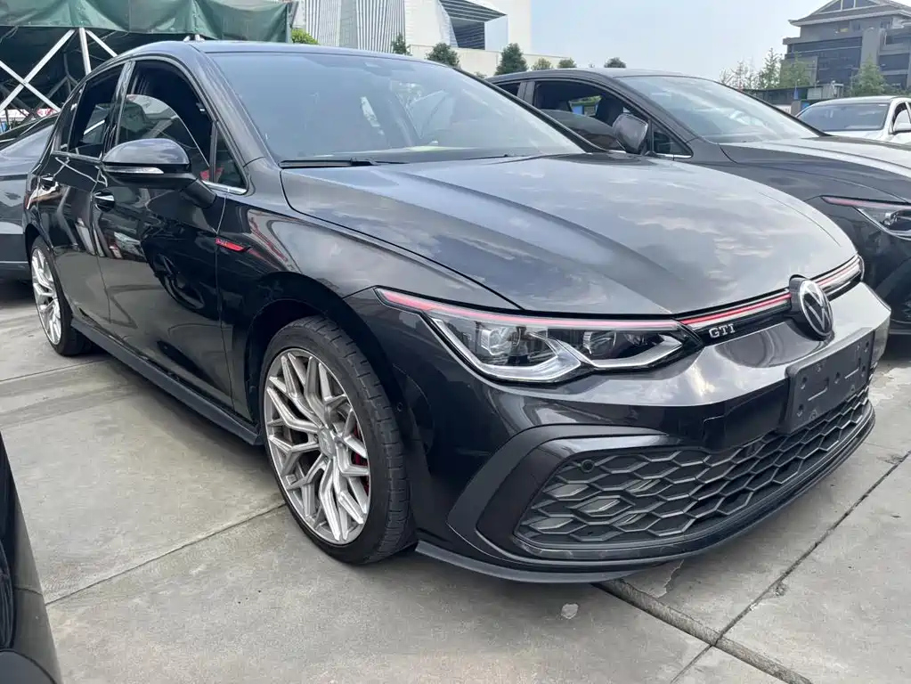 VOLKSWAGEN GOLF GTI 2023