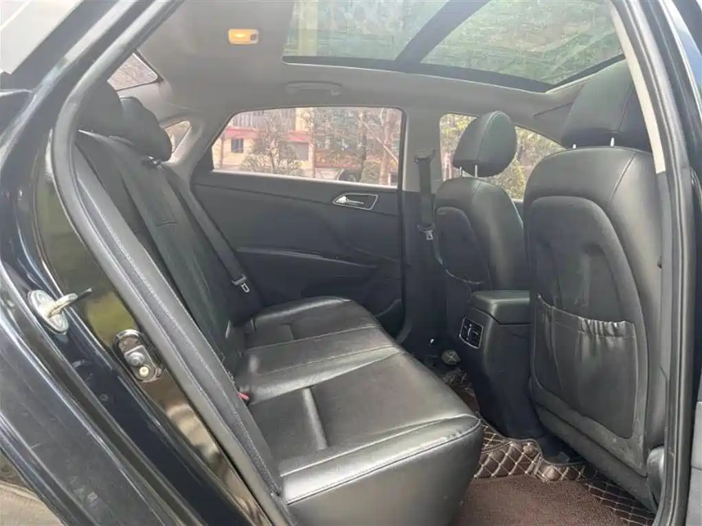 HYUNDAI MISTRA 2014
