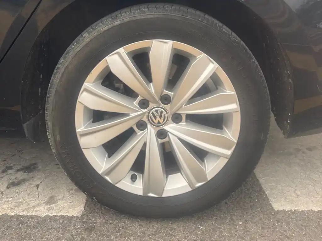 VOLKSWAGEN PASSAT 2019