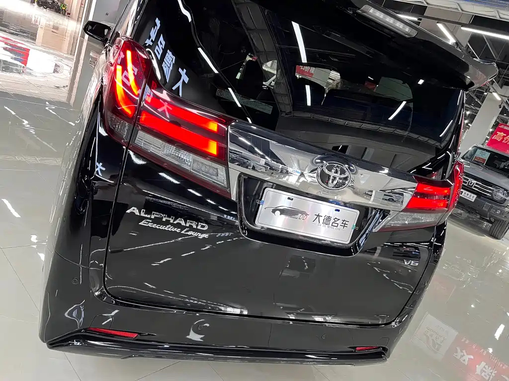 TOYOTA ALPHARD 2018