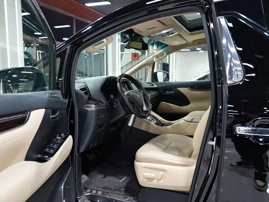 TOYOTA ALPHARD 2018