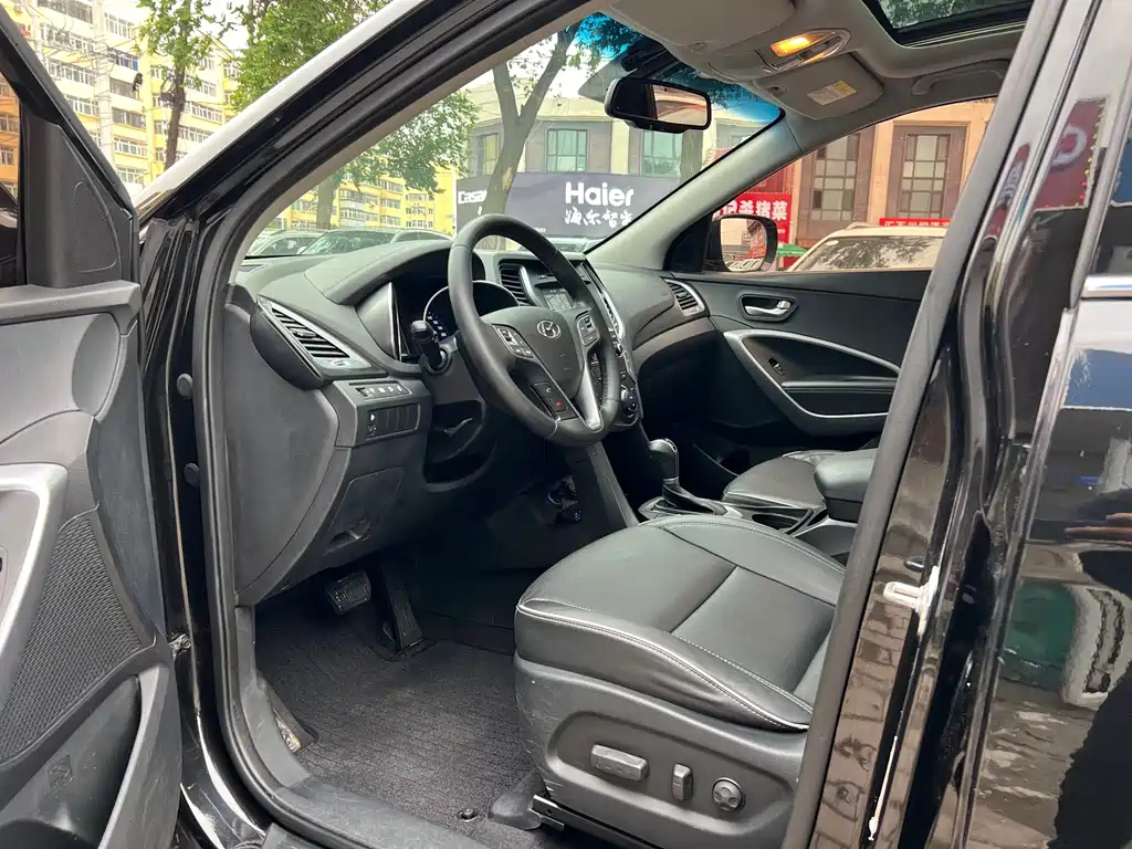 HYUNDAI SANTAFE 2017