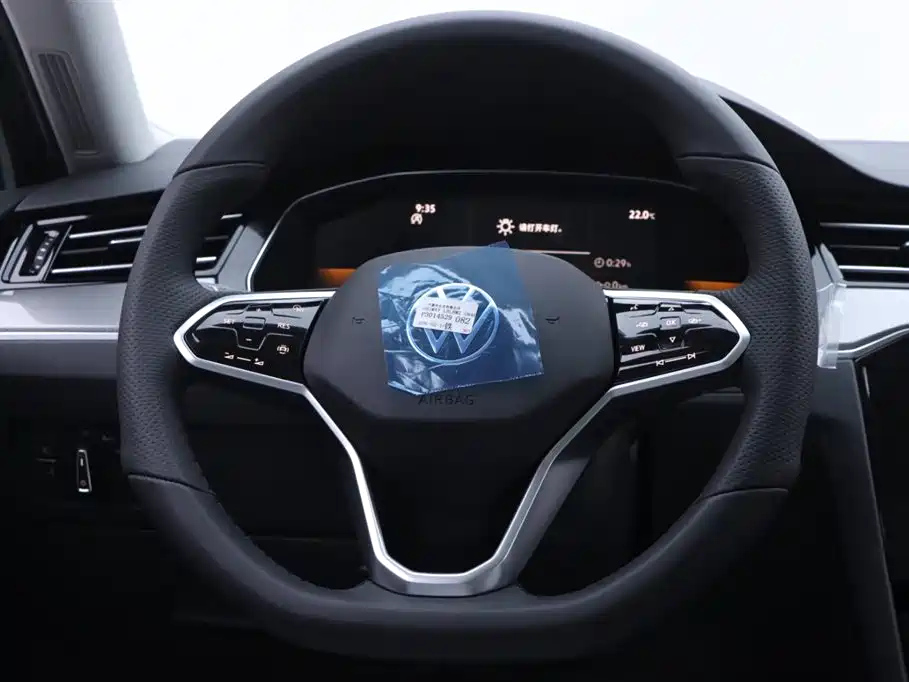 VOLKSWAGEN MAGOTAN 2023