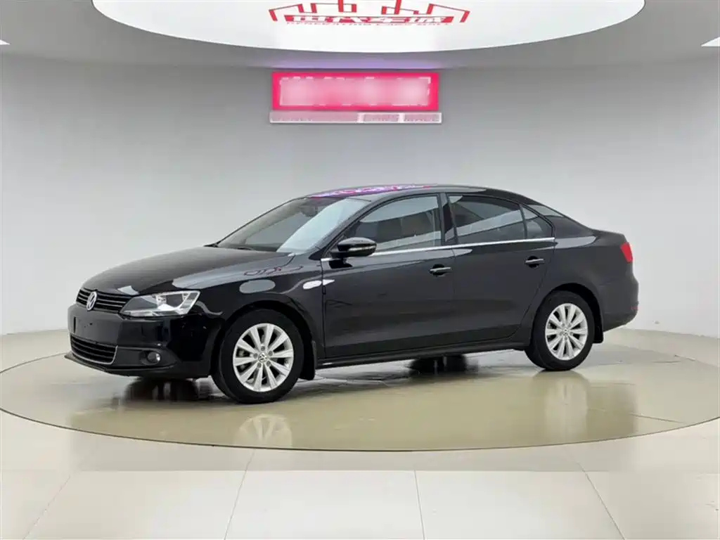 VOLKSWAGEN SAGITAR 2012