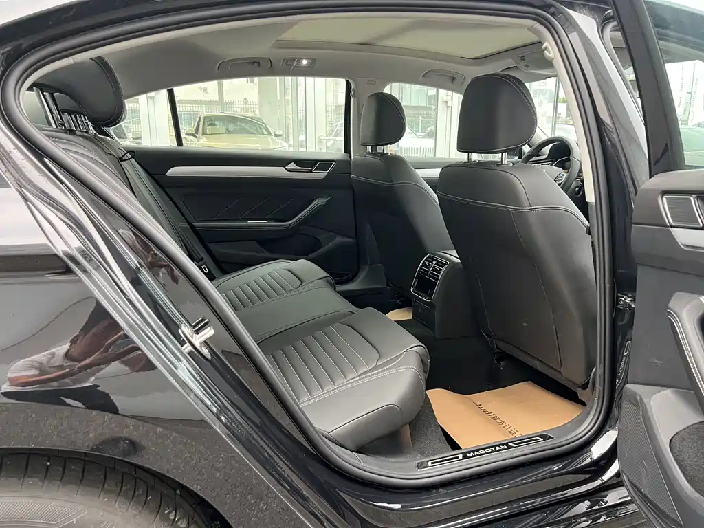 VOLKSWAGEN MAGOTAN 2024