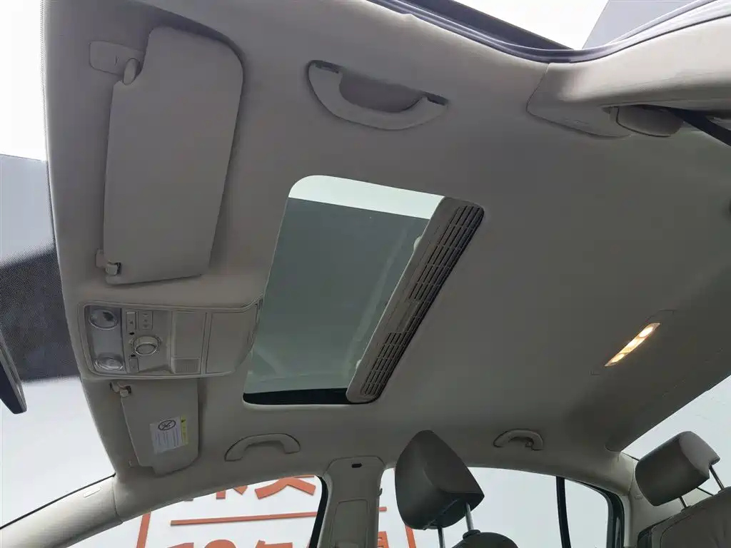 VOLKSWAGEN MAGOTAN 2015
